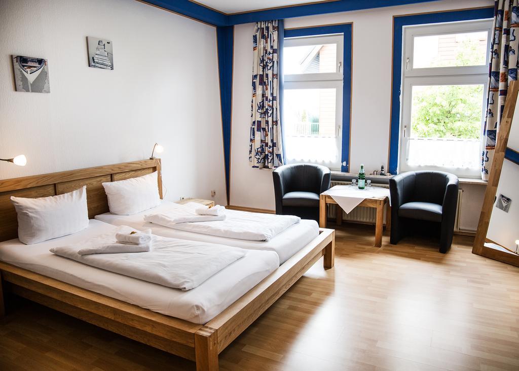 Hotel Tum Stueuermann 比苏姆 外观 照片
