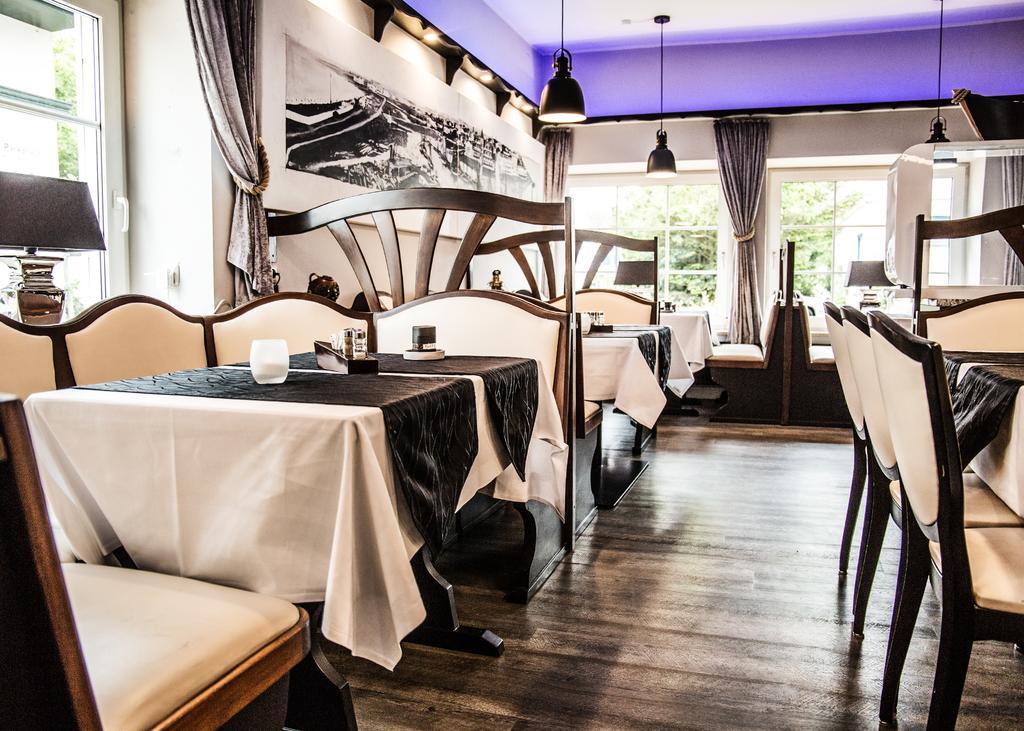 Hotel Tum Stueuermann 比苏姆 外观 照片