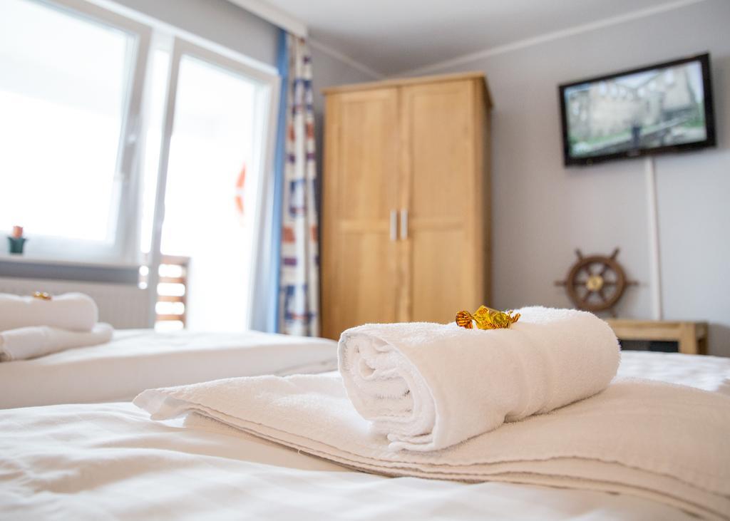 Hotel Tum Stueuermann 比苏姆 外观 照片