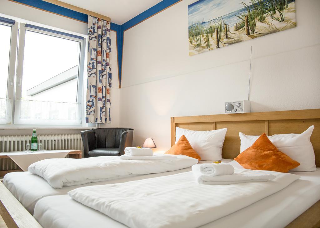 Hotel Tum Stueuermann 比苏姆 外观 照片