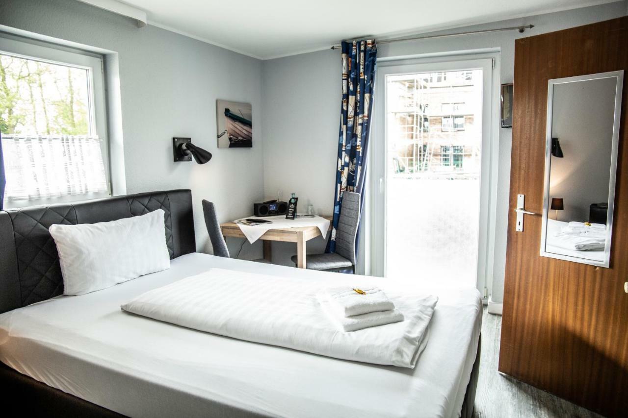 Hotel Tum Stueuermann 比苏姆 外观 照片