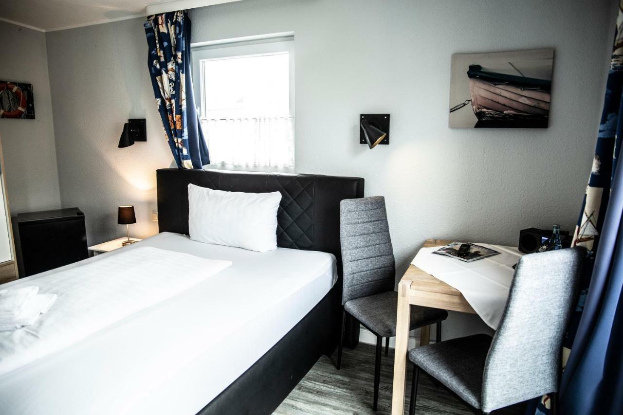 Hotel Tum Stueuermann 比苏姆 外观 照片