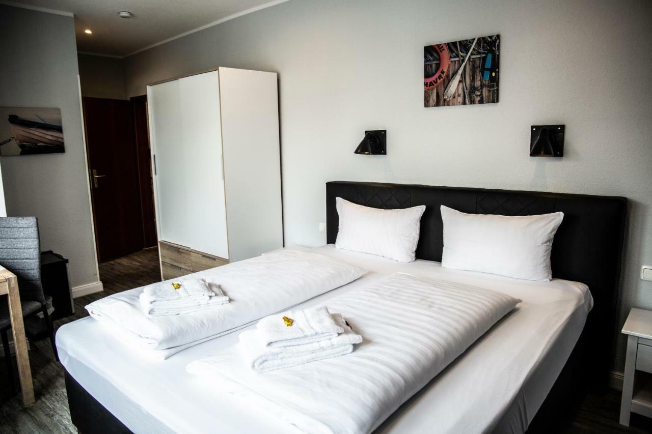 Hotel Tum Stueuermann 比苏姆 外观 照片